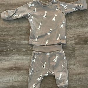 H&M Giraffe lounge suit
